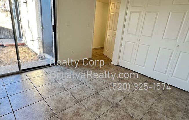 2 beds, 1 bath, 800 sqft, $995, Unit D