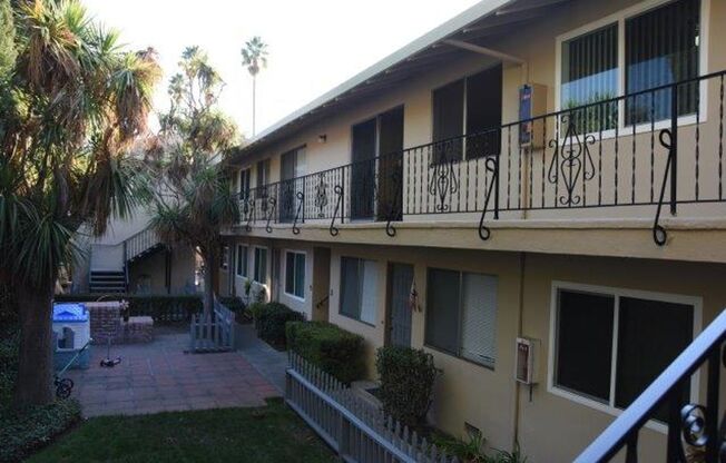 1 bed, 1 bath, 600 sqft, $2,095