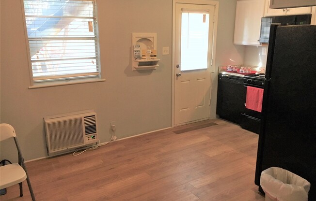 1 bed, 1 bath, 710 sqft, $845, Unit Apt #1