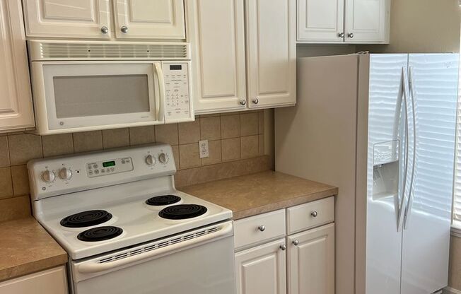 2 bedroom 2 1/2 bath in NW Magnolia Place