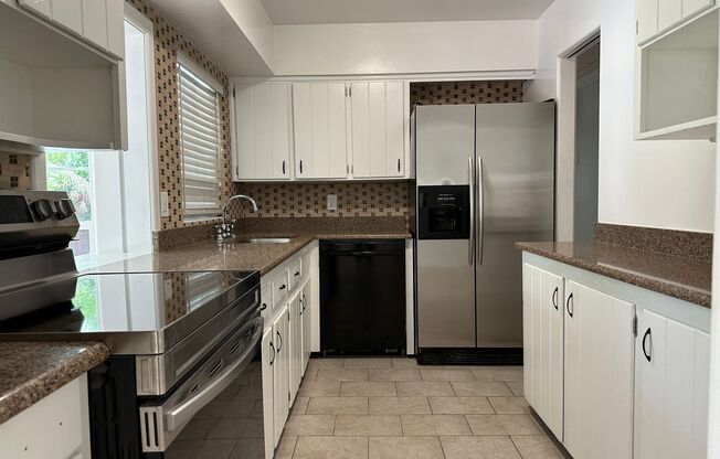 Great 4 Bedroom Mid-Century Home on 1/4 Acre in Rock Lake