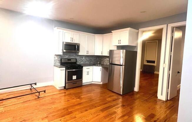 4 beds, 1 bath, $3,700