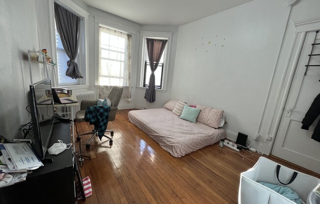1576 COMMONWEALTH AVE