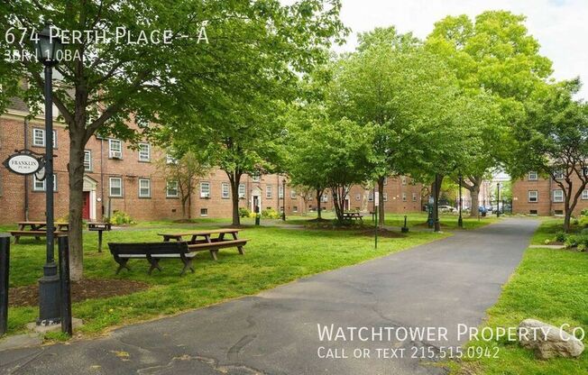 674 Perth Pl