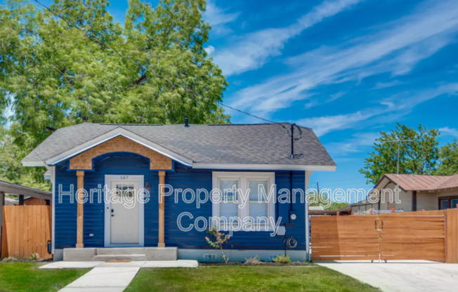 107 W HART AVE