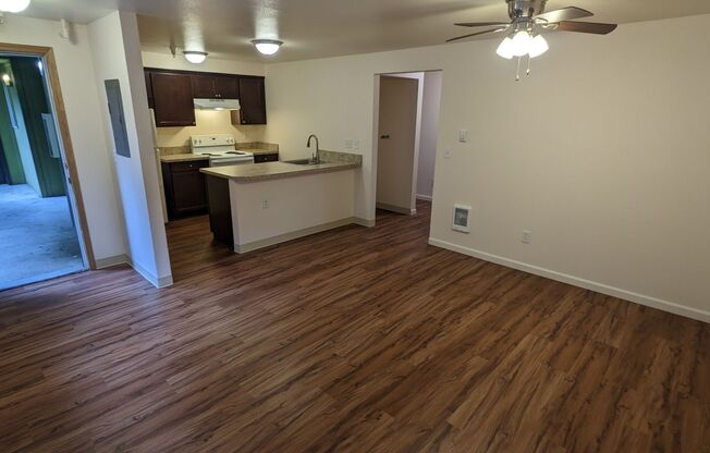 2 beds, 1 bath, 750 sqft, $1,195, Unit 20