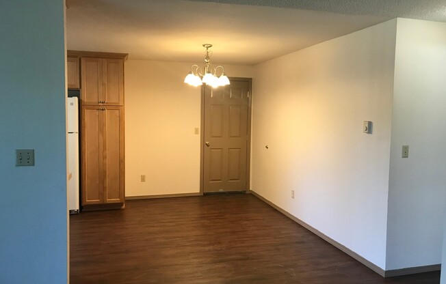 129-31 NE Kingwood Dr.