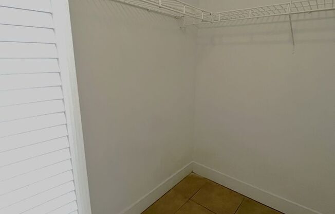 1 bed, 1.5 baths, 655 sqft, $1,629, Unit 500-04