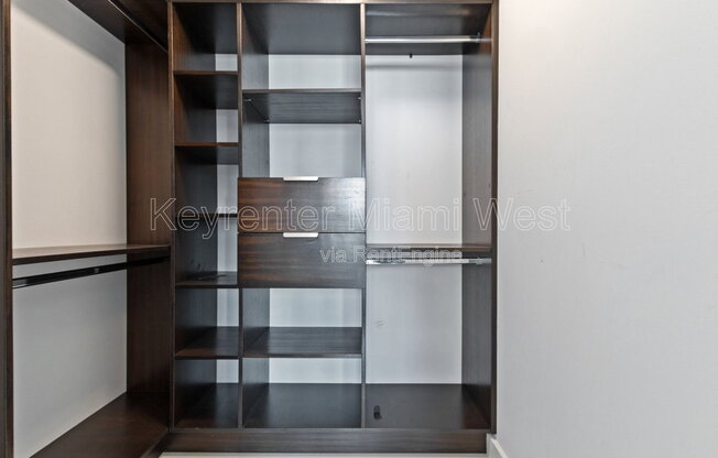 3 beds, 4 baths, 2,734 sqft, $8,500, Unit Apartment 3800