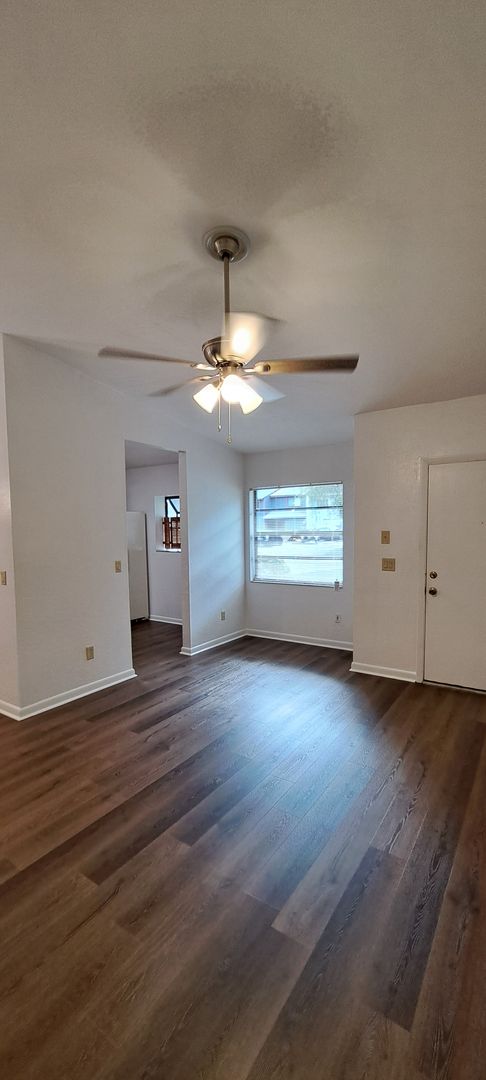 2 beds, 1 bath, $1,050