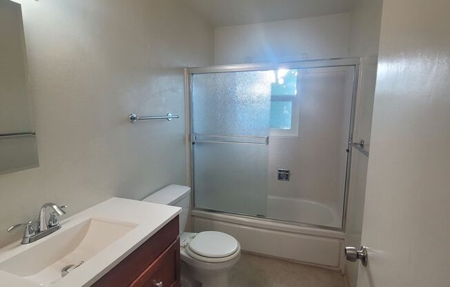 2 beds, 1 bath, 900 sqft, $1,450, Unit 3