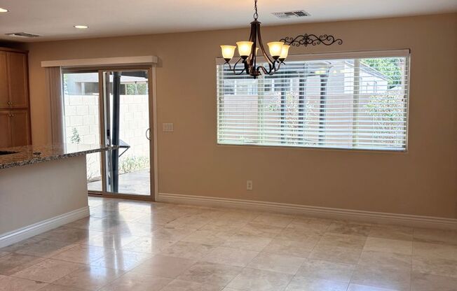 **STUNNING 4 BEDROOM/3 BATHROOM/2 CAR GARAGE/GATED COMMUNITY HOME IN MESA (SOUTHERN & LINDSAY)**