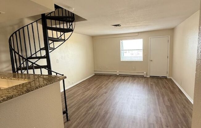 2 beds, 1 bath, 790 sqft, $950, Unit H202
