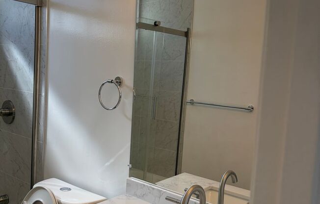 2 beds, 2 baths, 950 sqft, $2,295, Unit 41
