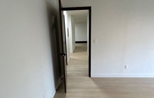 2 beds, 1 bath, 1,050 sqft, $995, Unit 215-302C