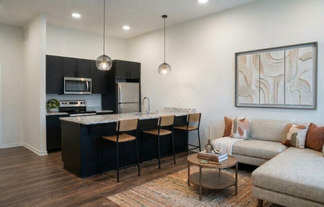 2 beds, 1 bath, 941 sqft, $2,300, Unit 209