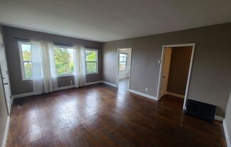 2 beds, 1 bath, $2,095, Unit 1934