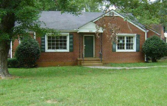 3 Bed and 1 Bath in Atlanta!