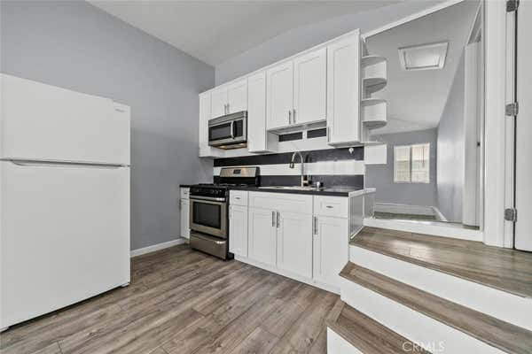 1 bed, 1 bath, 480 sqft, $2,100