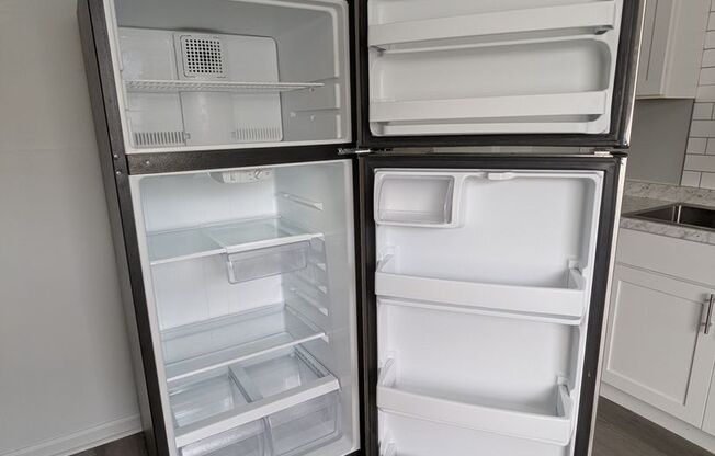 2 beds, 1 bath, 855 sqft, $1,049, Unit 3370-02