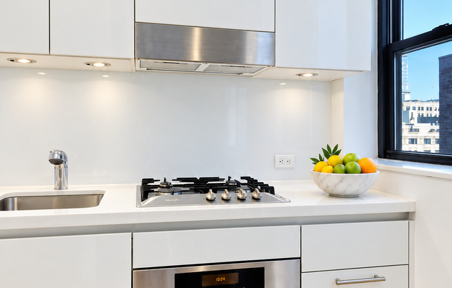 Studio, 1 bath, $3,400, Unit 12F