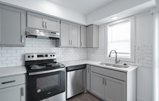 2 beds, 2 baths, 1,025 sqft, $995, Unit 720-203