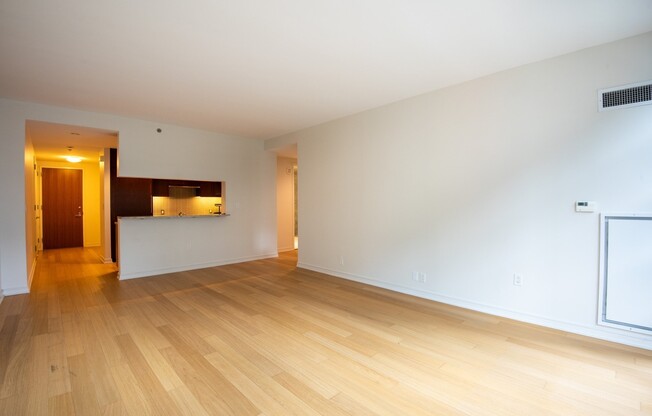 1 bed, 1 bath, 855 sqft, $5,000, Unit 6F