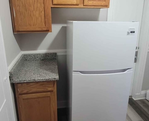 Studio, 1 bath, 350 sqft, $1,600, Unit 4