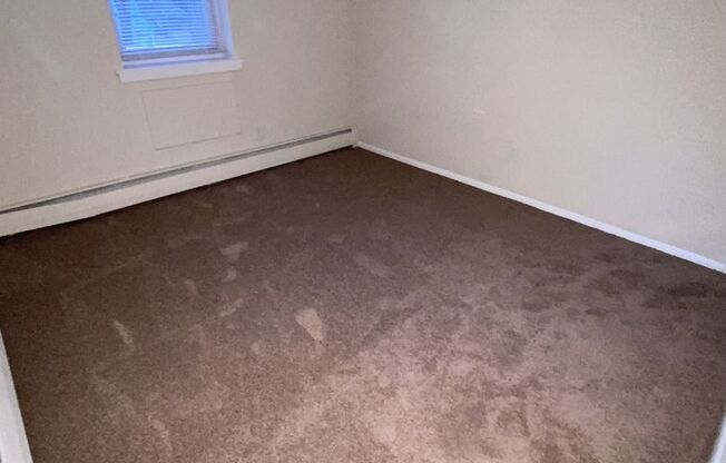 2 beds, 1 bath, 900 sqft, $1,450, Unit B211