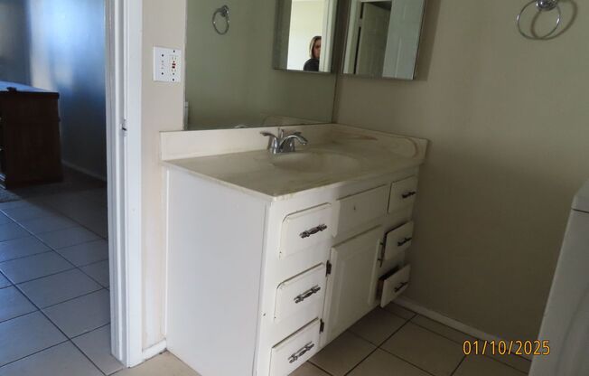 1 bed, 1 bath, $999, Unit # 333