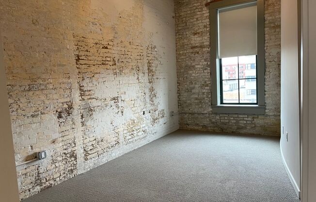 2 beds, 1 bath, 955 sqft, $1,895, Unit Cream City Lofts-412