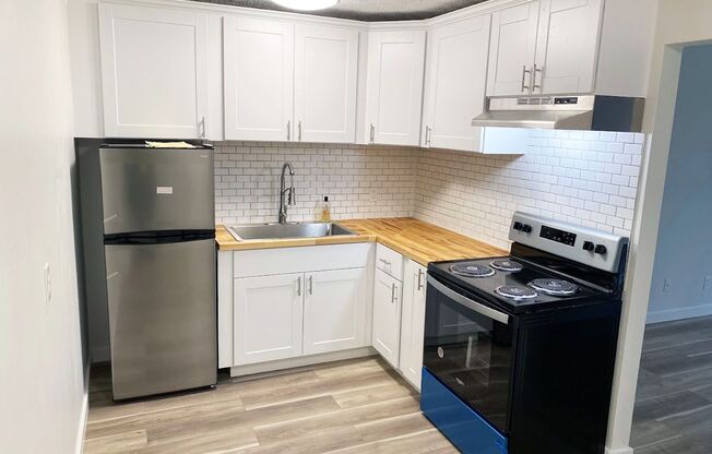 1 bed, 1 bath, 451 sqft, $799, Unit 2702 - Unit 2 - R