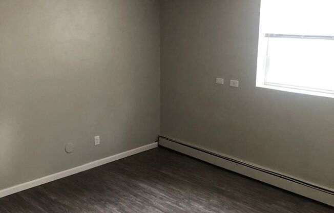 2 beds, 1 bath, $750, Unit 1411 Apt 3