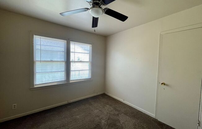 3 beds, 1 bath, $925