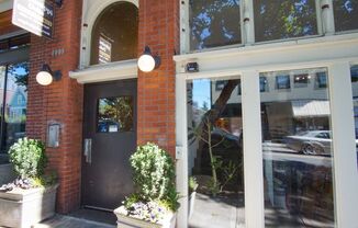 Paris on Mississippi! Fabulous 1Bdr Ready Soon!