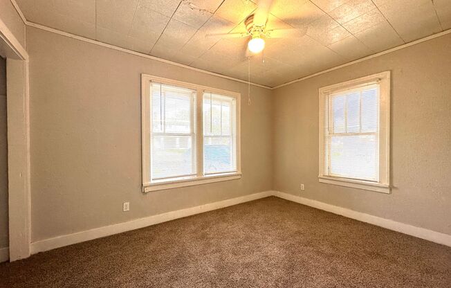 Self Showing - 2 bed 1 bath close to Texas Tech! Move In Ready