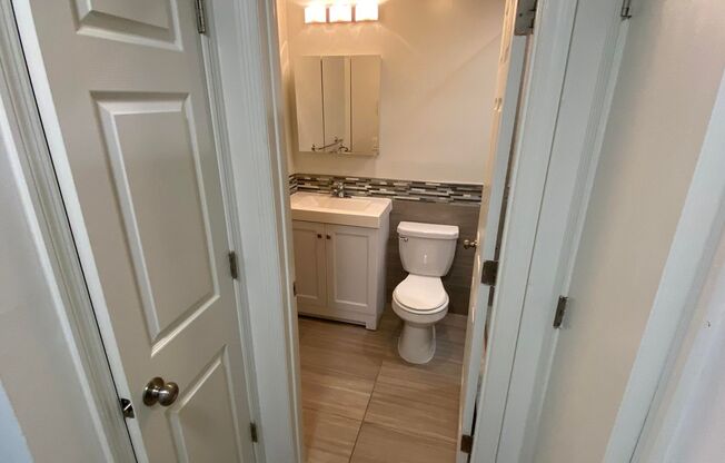 1 bed, 1 bath, 566 sqft, $2,375, Unit B4