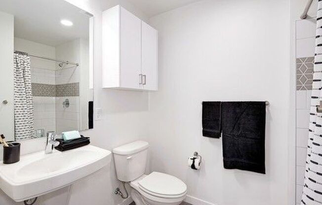Studio, 1 bath, 230 sqft, $1,084, Unit 201