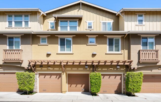 Upscale 3 Bedroom Townhome in the peaceful community of Candlestick Cove