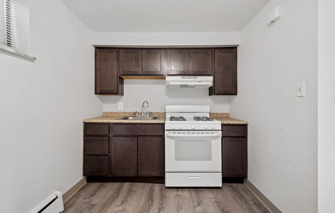2 beds, 1 bath, 850 sqft, $949, Unit 10609 Lindberg Ave. B1 - Apt. 1