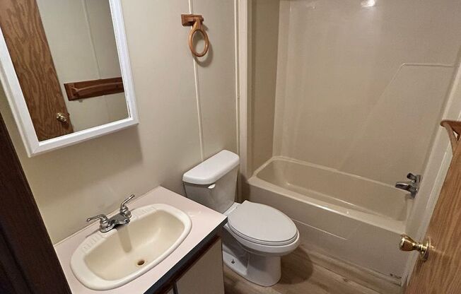 2 beds, 2 baths, 980 sqft, $995
