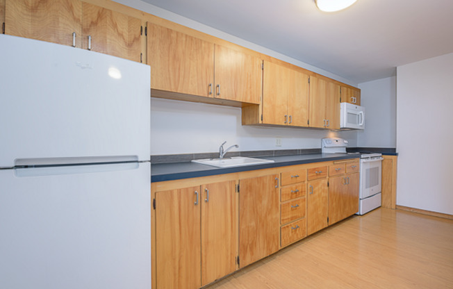 3 beds, 2 baths, 1,125 sqft, $2,995, Unit 510
