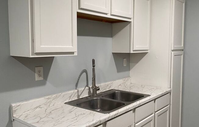 Cozy 1-Bedroom Ready for Move In