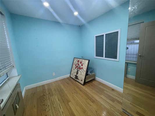 10528 65 AVE