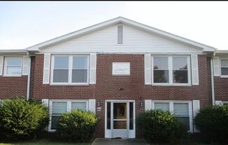 2 bed 1 bath apartment, hardwood floors, located in Speedway, close to Watkins Park and the Fall Creek Trail