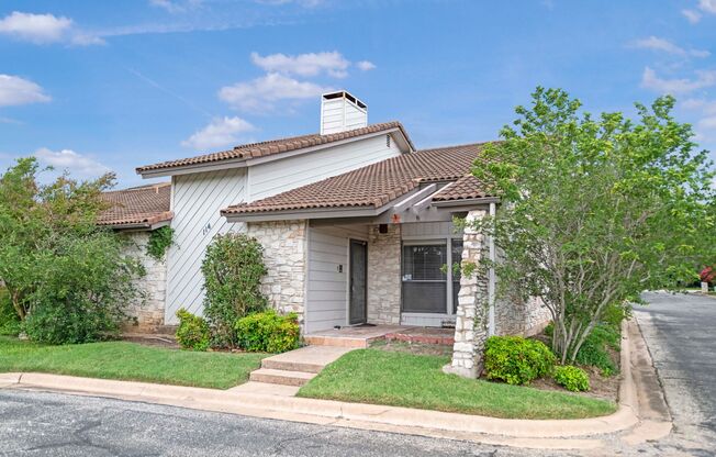 Charming Condo with Golf Course Views in Onion Creek