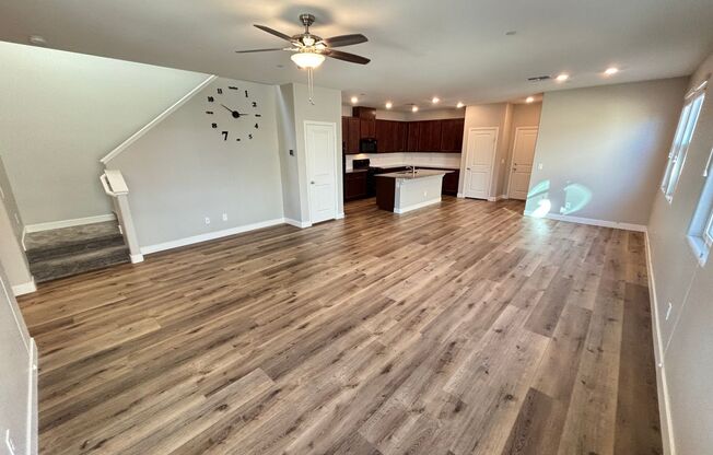 Stunning 3Bed/2Bath/2Car Townhome located in the N. Las Vegas/Tule Springs area!