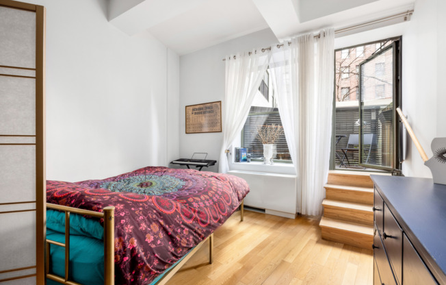 Studio, 1 bath, 625 sqft, $4,200, Unit 525