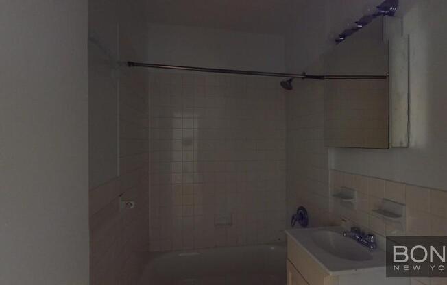 949 1 AVE