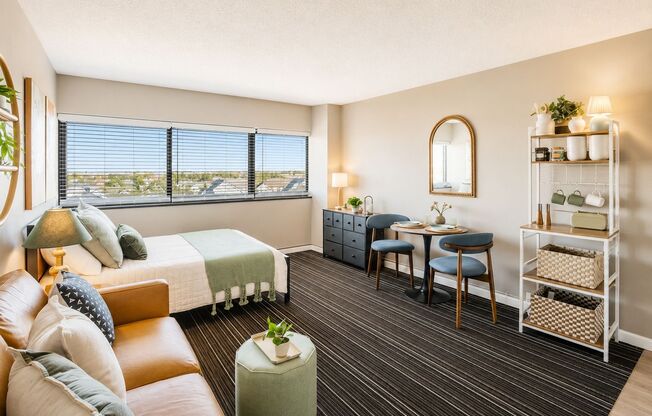 Studio, 1 bath, 305 sqft, $825, Unit 811